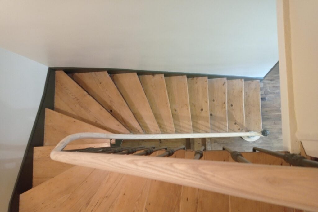 création d'une rampe pour escalier dans une maison à valence